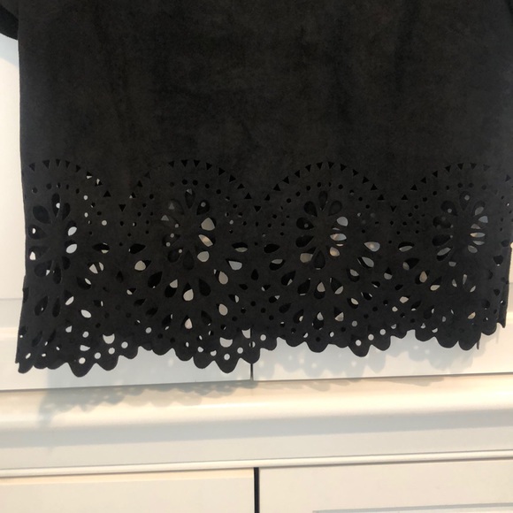 LF vegan suede laser-cut crop top - Picture 4 of 5